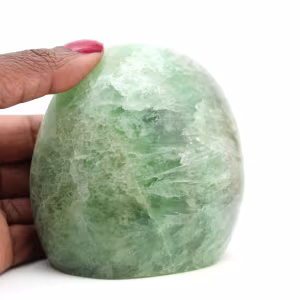 Forma libera lucidata alla fluorite verde