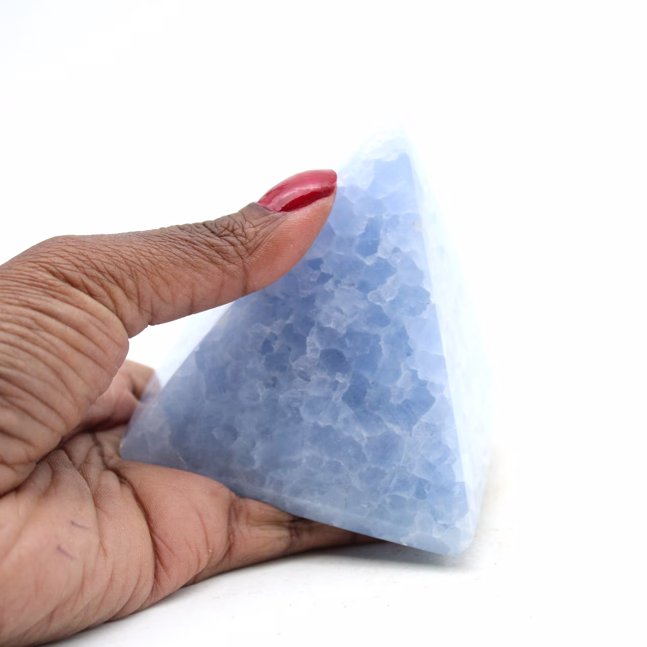 Piramide di calcite blu