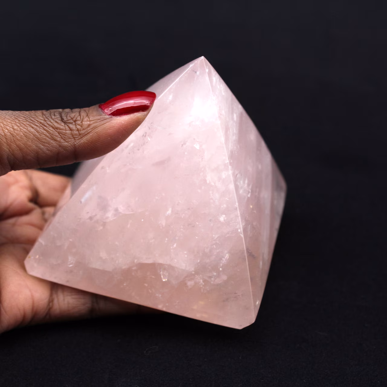 Piramide di quarzo rosa
