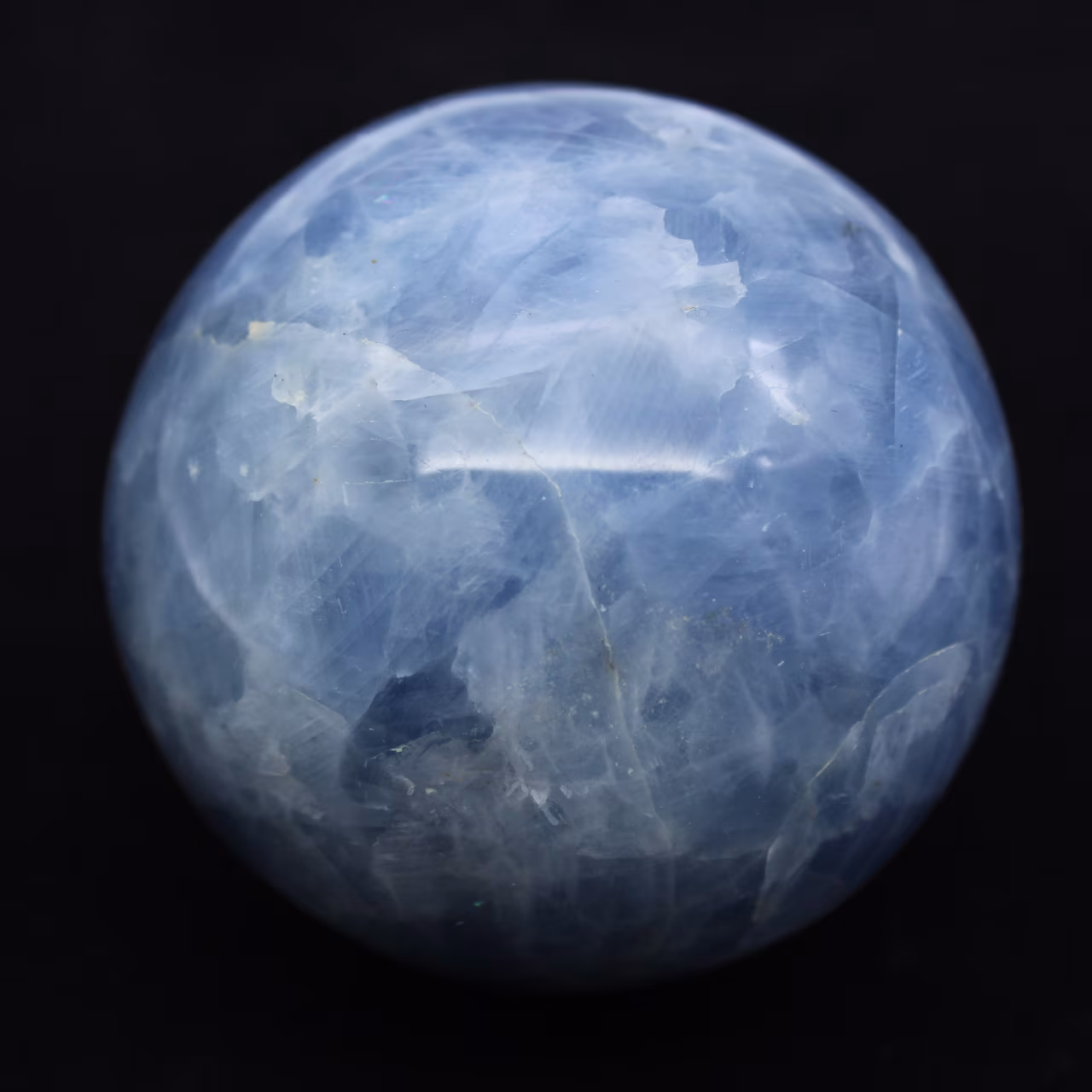 Sfera di calcite blu