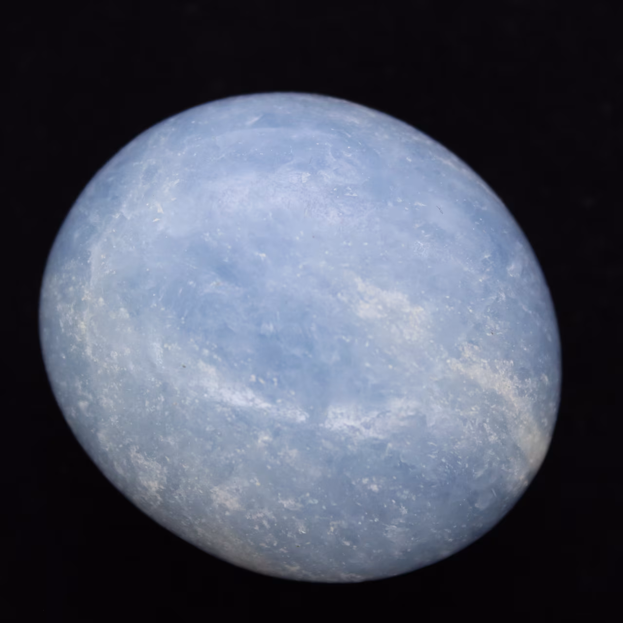 Ciottoli di calcite blu