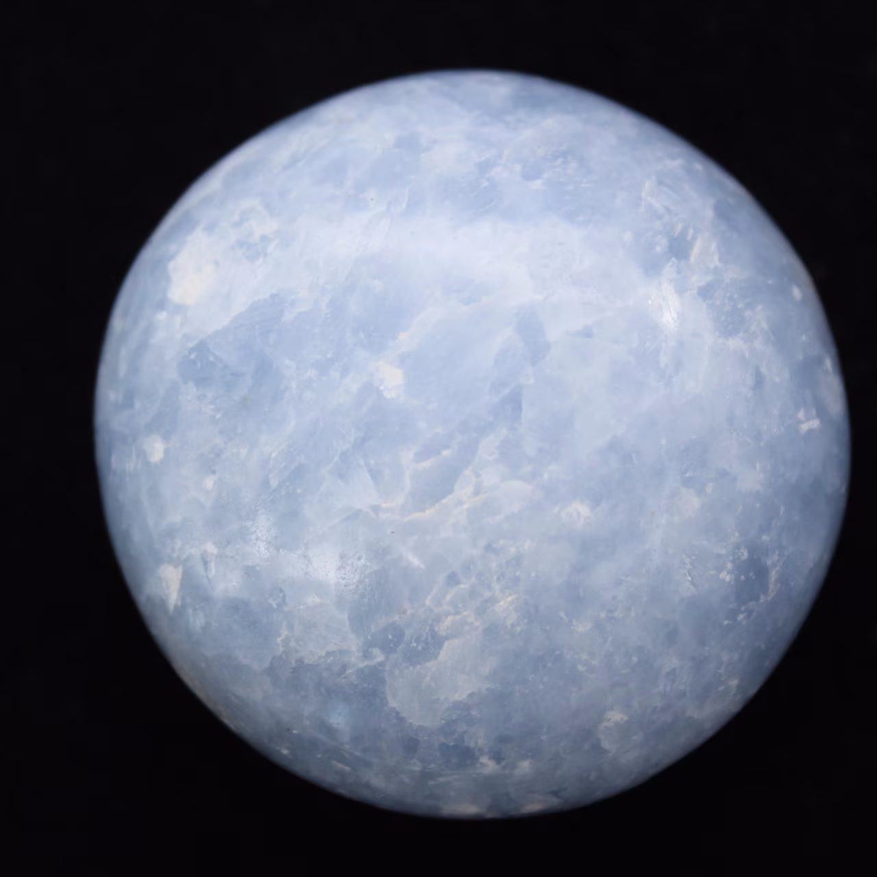 Ciottoli di calcite blu