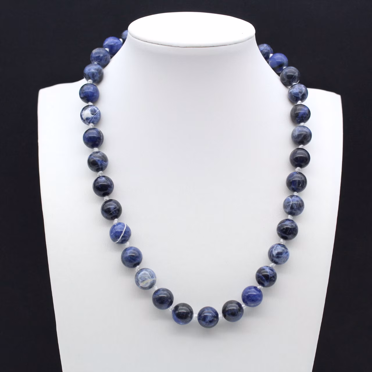 Collana in sodalite