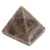 Piramide di pietra del microclino del Madagascar - 3