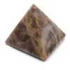 Piramide di pietra del microclino del Madagascar - 2