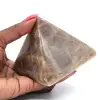 Piramide di pietra del microclino del Madagascar - 1