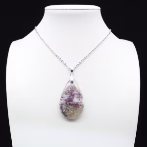 Ciondolo goccia di lepidolite