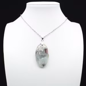 Ciondolo ovale in lepidolite