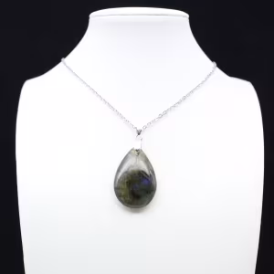 Ciondolo a goccia in labradorite