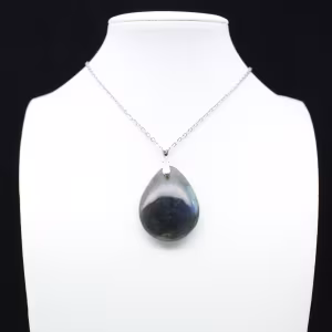 Ciondolo a goccia in labradorite