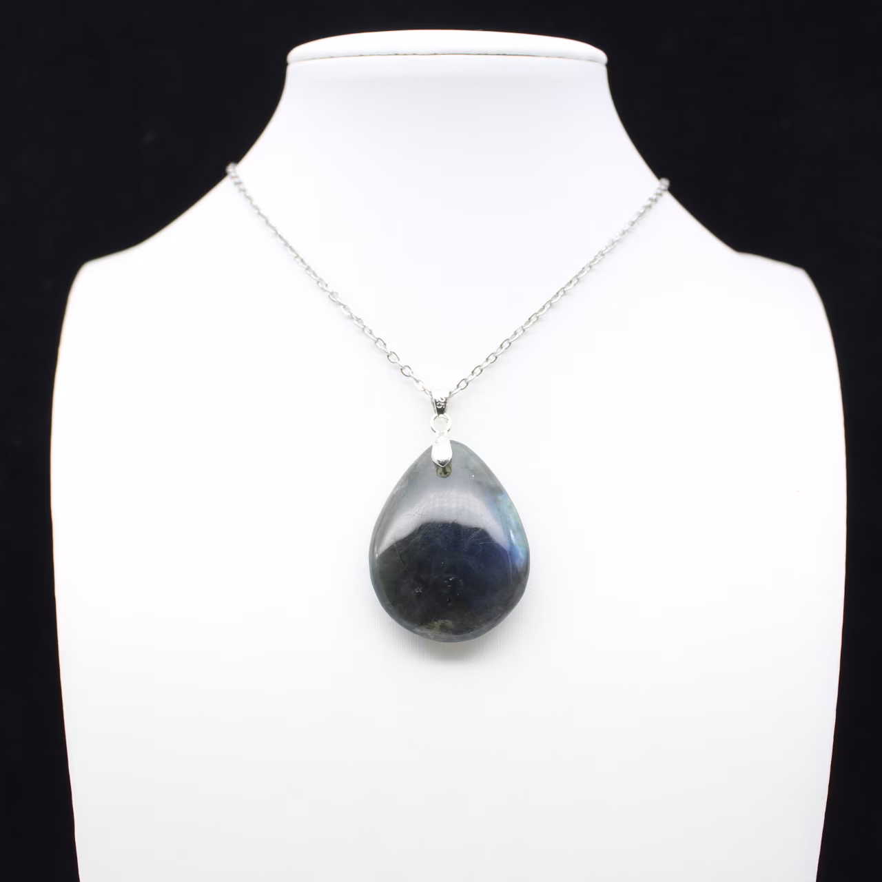 Ciondolo a goccia in labradorite