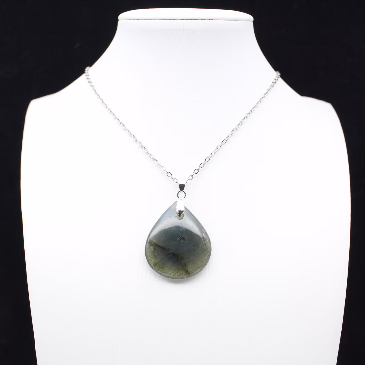 Ciondolo a goccia in labradorite
