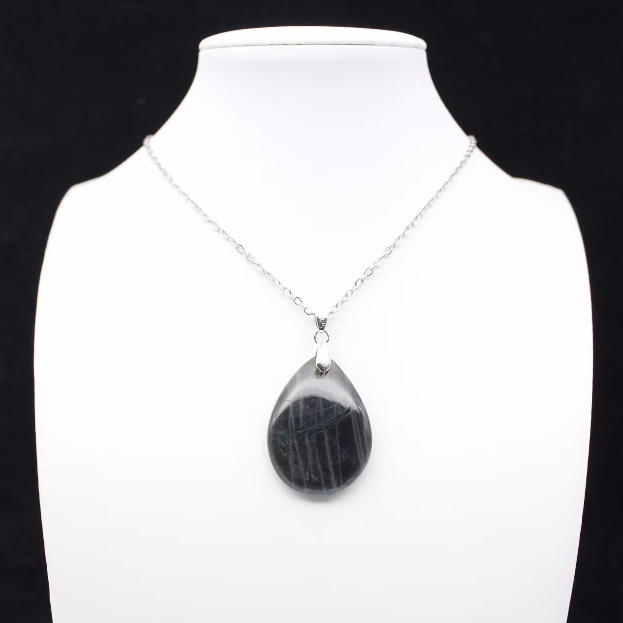 Ciondolo a goccia in labradorite