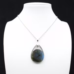 Ciondolo a goccia in labradorite