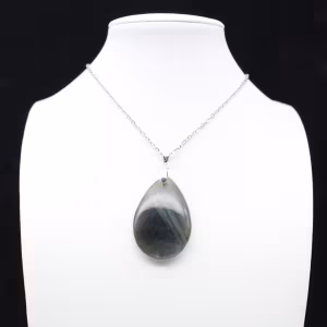 Ciondolo a goccia in labradorite