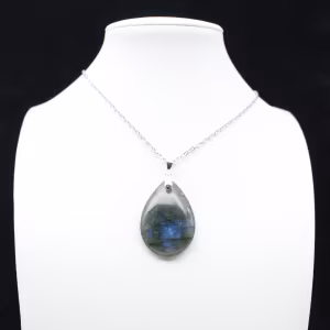 Ciondolo a goccia in labradorite