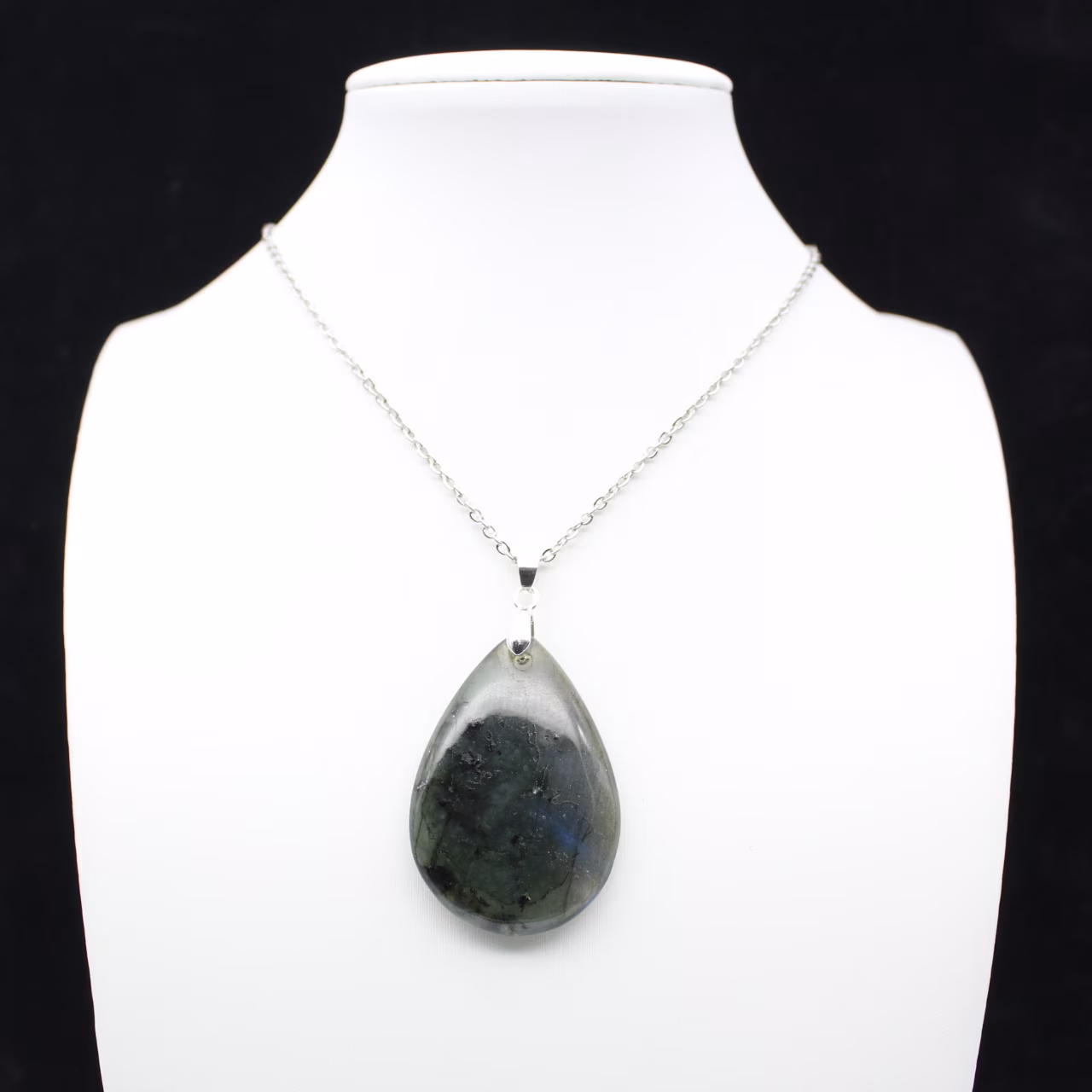 Ciondolo a goccia in labradorite