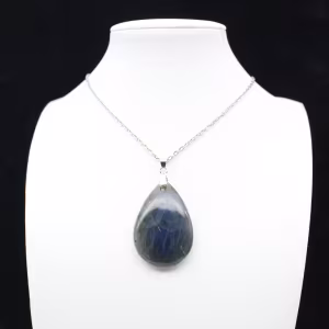 Ciondolo a goccia in labradorite