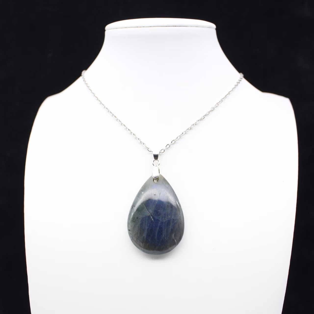 Ciondolo a goccia in labradorite