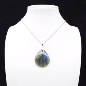 Ciondolo a goccia in labradorite