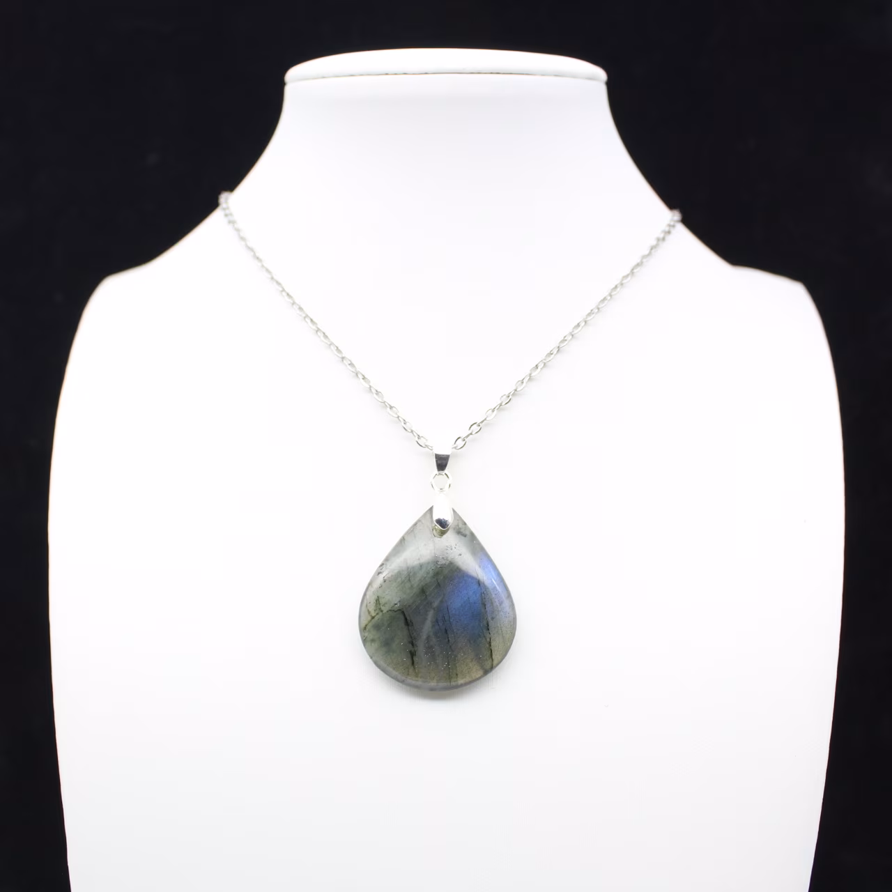 Ciondolo a goccia in labradorite
