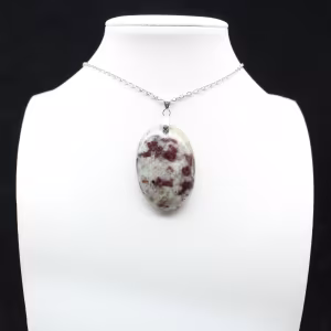 Pendente ovale con inclusione di tormalina rosa