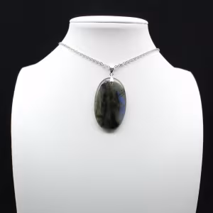 Ciondolo ovale in labradorite