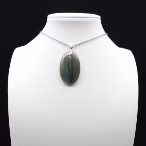 Ciondolo ovale in labradorite