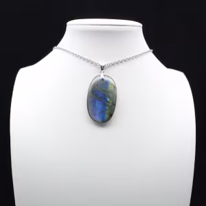Ciondolo ovale in labradorite