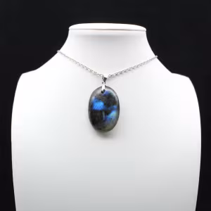 Ciondolo ovale in labradorite