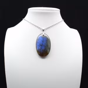 Ciondolo ovale in labradorite