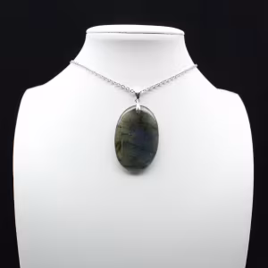 Ciondolo ovale in labradorite