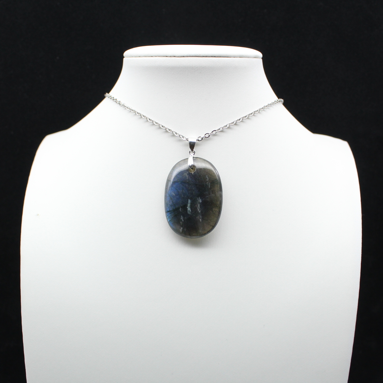 Ciondolo ovale in labradorite