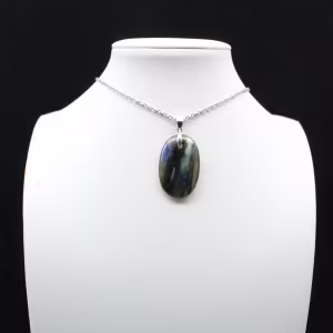 Ciondolo ovale in labradorite