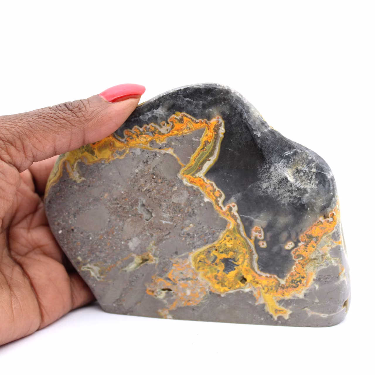 Ornamento minerale: diaspro a forma di bombo lucidato dall'Indonesia