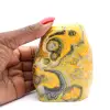 Piccolo ornamento di diaspro a forma di calabrone: autenticità mineralogica - 0