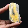 Piccola decorazione minerale a forma di calabrone in diaspro - 1