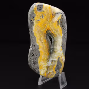 Piccola decorazione minerale a forma di calabrone in diaspro