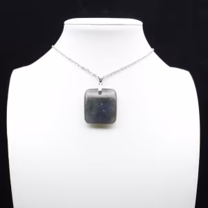 Ciondolo in pietra di labradorite quadrata