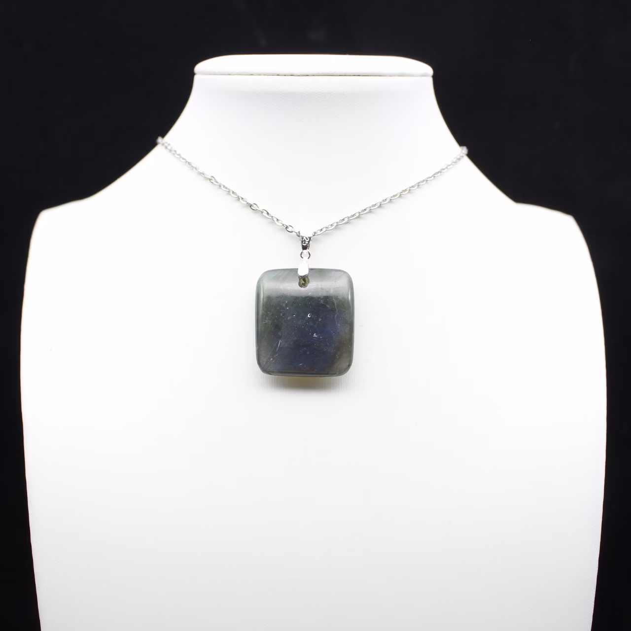 Ciondolo in pietra di labradorite quadrata