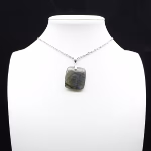 Ciondolo in labradorite quadrata