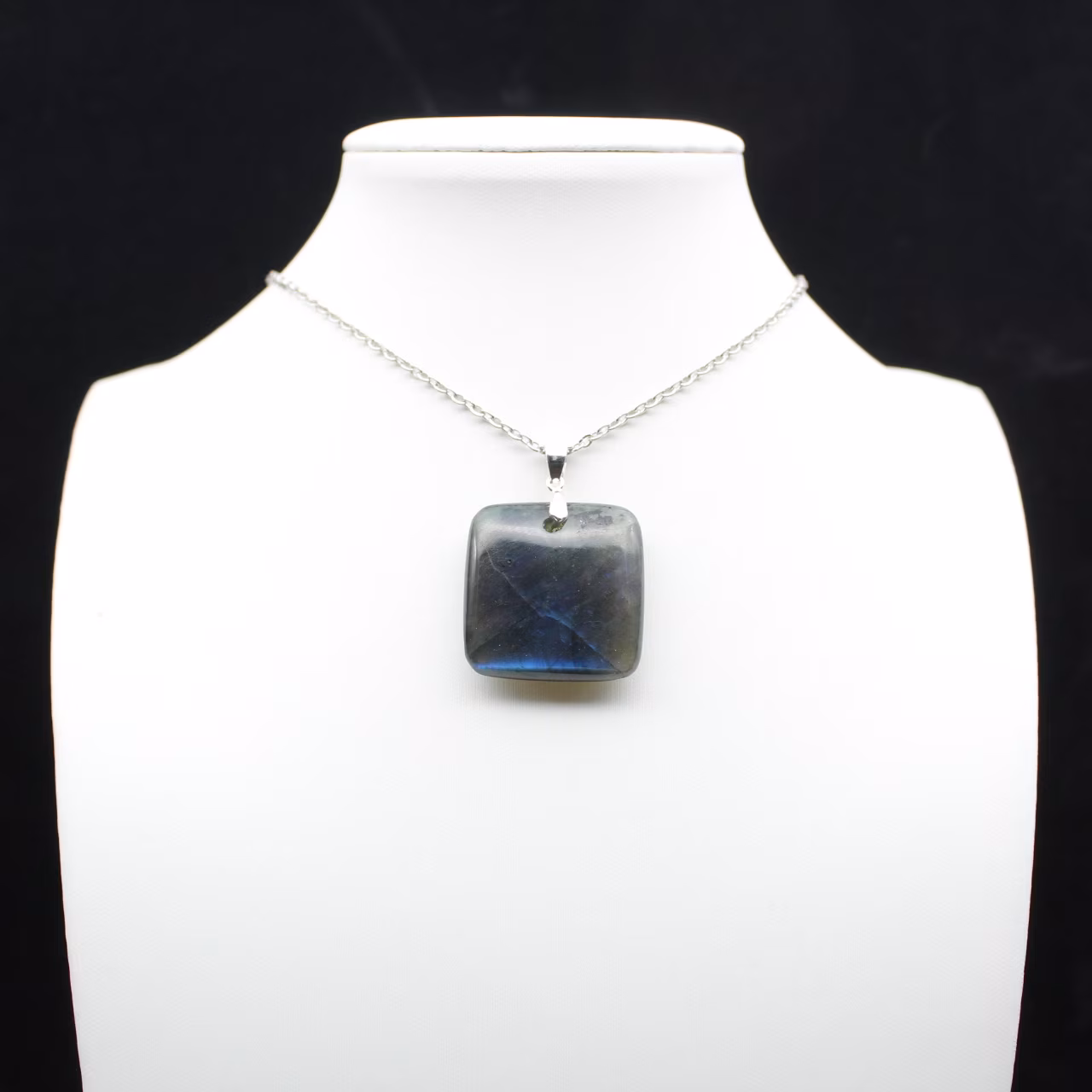 Ciondolo quadrato in labradorite naturale