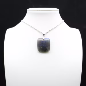 Ciondolo in labradorite quadrata