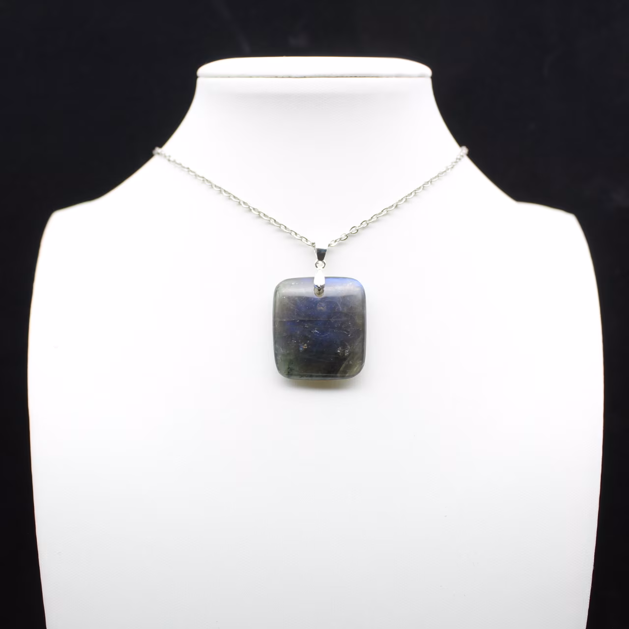 Ciondolo in labradorite quadrata