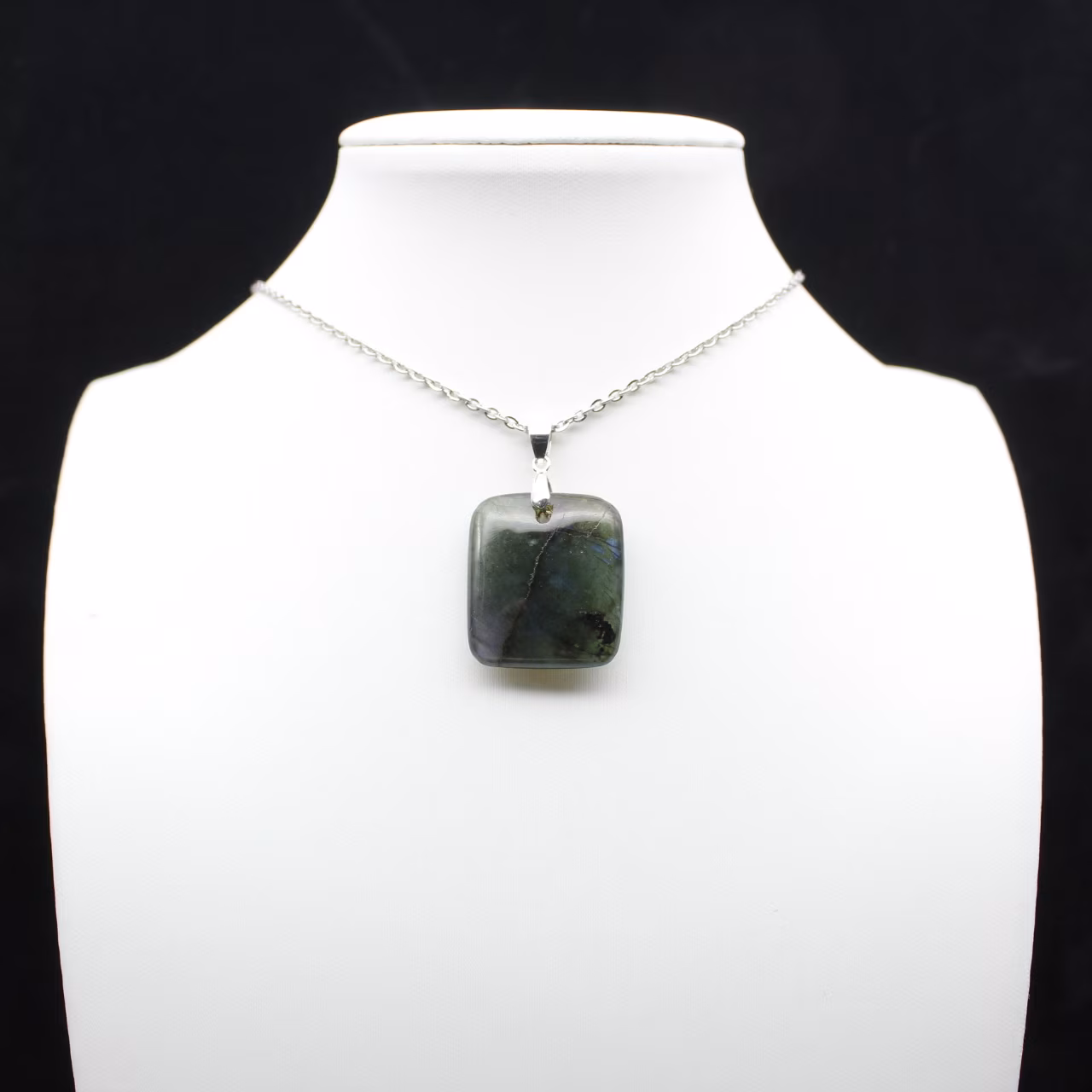 Ciondolo in labradorite quadrata