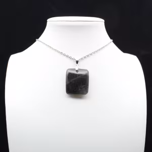 Ciondolo in pietra di labradorite quadrata