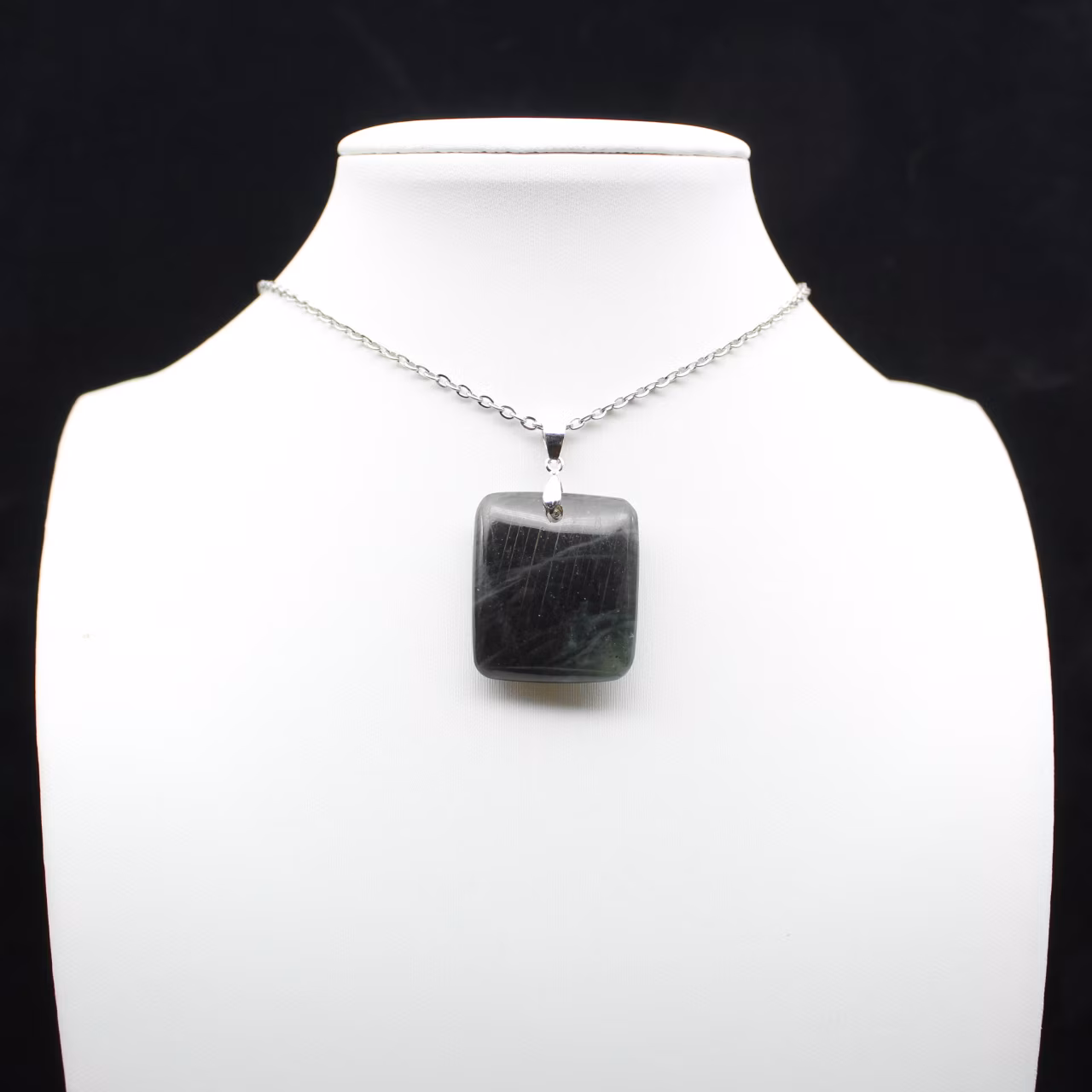 Ciondolo in pietra di labradorite quadrata