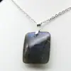 Ciondolo quadrato in labradorite del Madagascar - 2