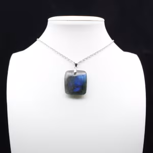 Ciondolo in pietra di labradorite quadrata