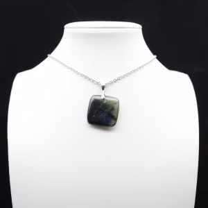 Ciondolo quadrato in labradorite naturale